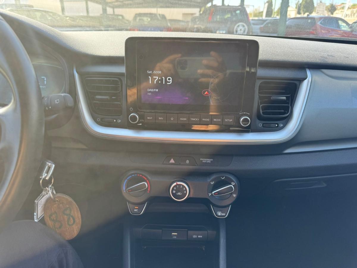 kia-stonic-2024-gasolina-1200cc