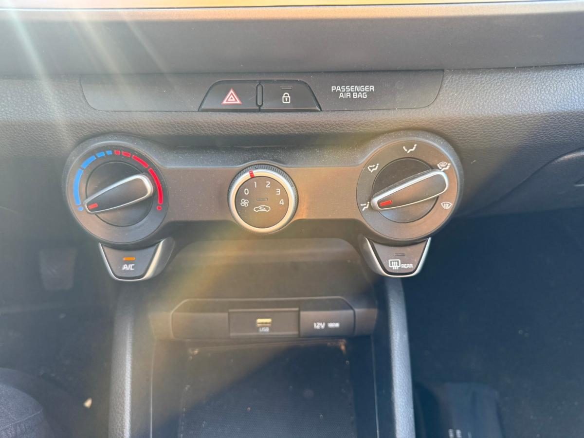 kia-stonic-2024-gasolina-1200cc