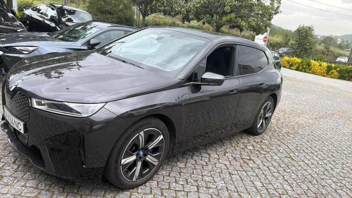 bmw-ix-xdrive40-2022-eletrico