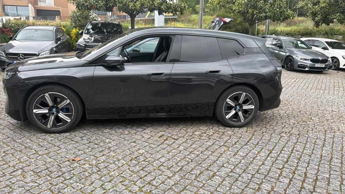 bmw-ix-xdrive40-2022-eletrico