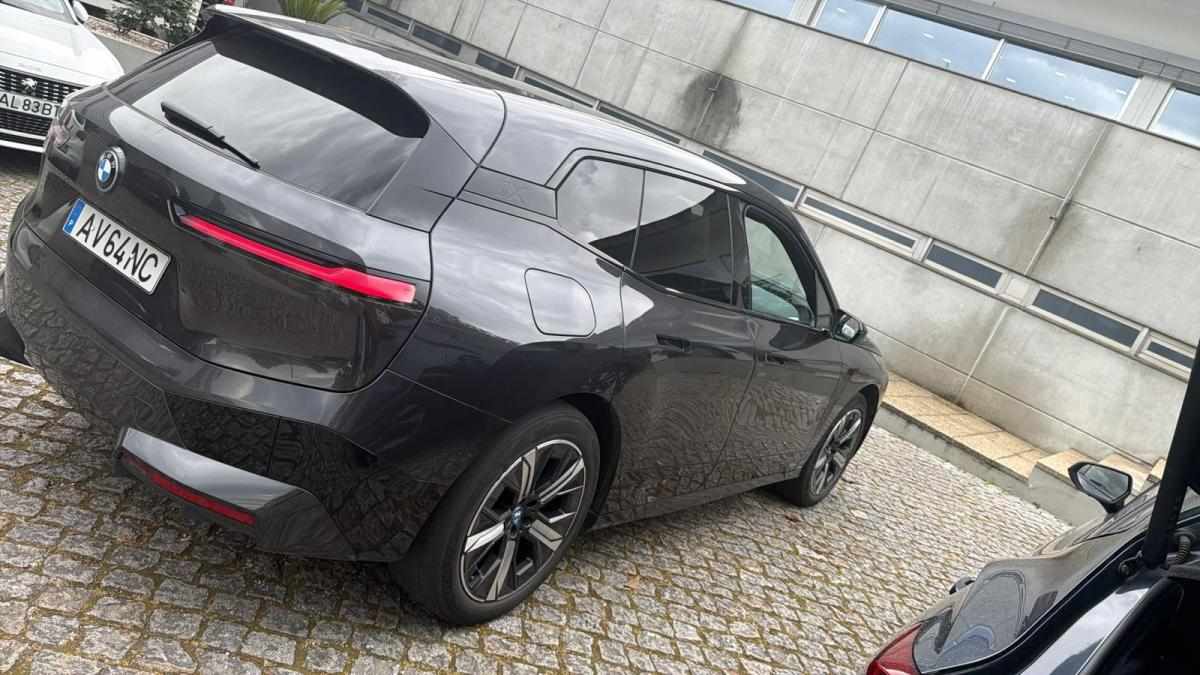 bmw-ix-xdrive40-2022-eletrico