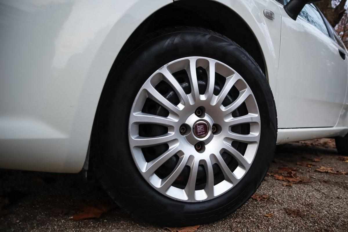 fiat-punto-1-3-jtd-1-2-2014-diesel-1248cc
