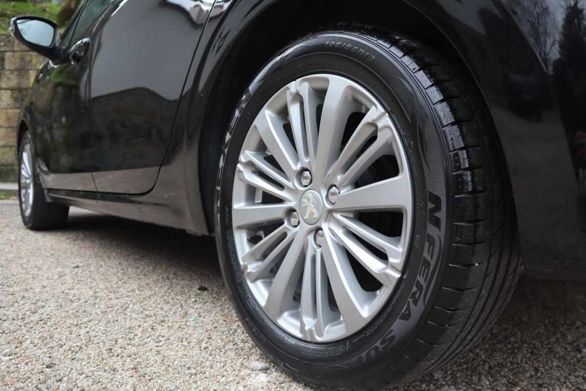 peugeot-208-1-2-puretech-2017-gasolina-1199cc