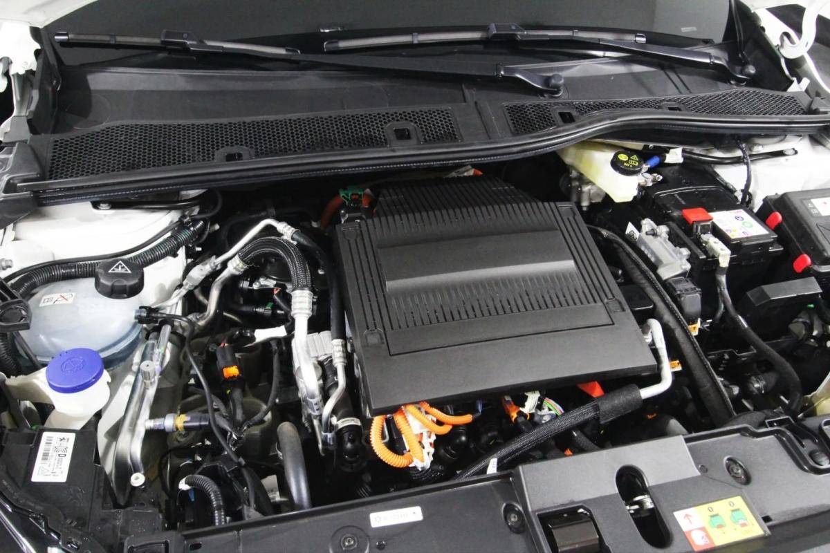 peugeot-e-208-2023-eletrico-0cc