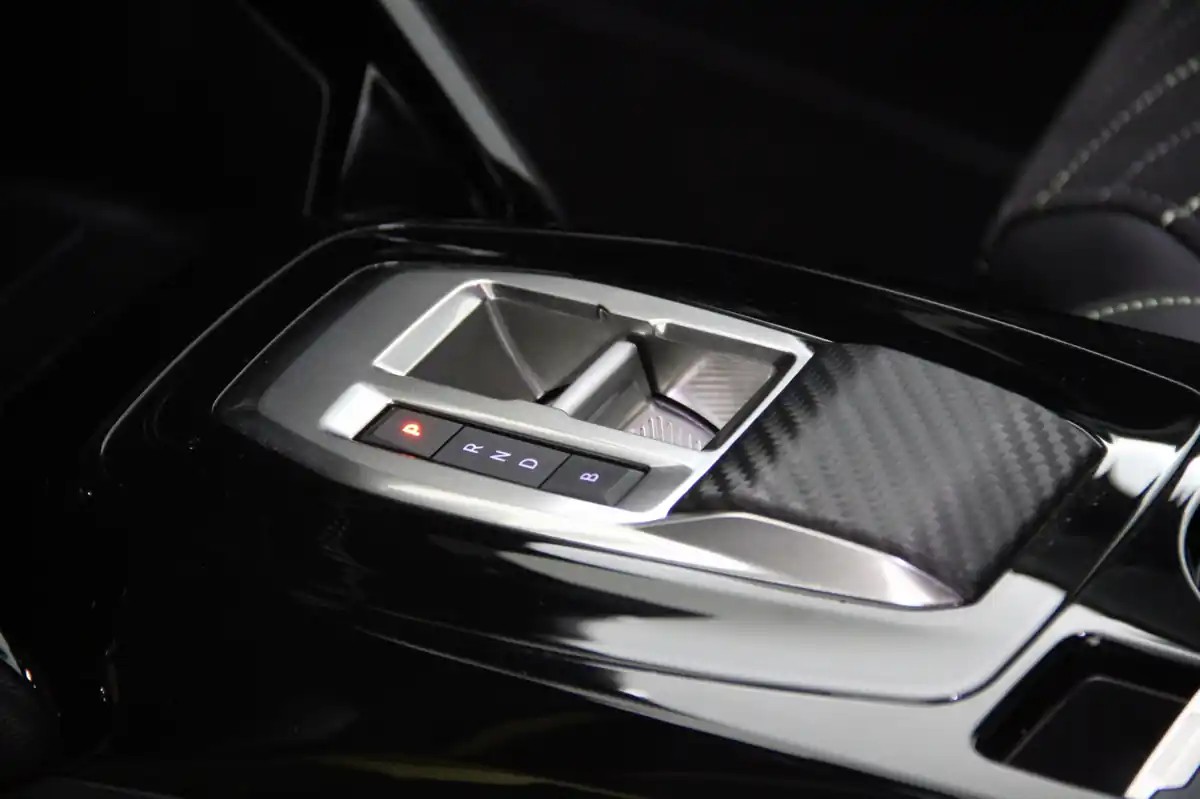 peugeot-e-208-2024-eletrico-0cc
