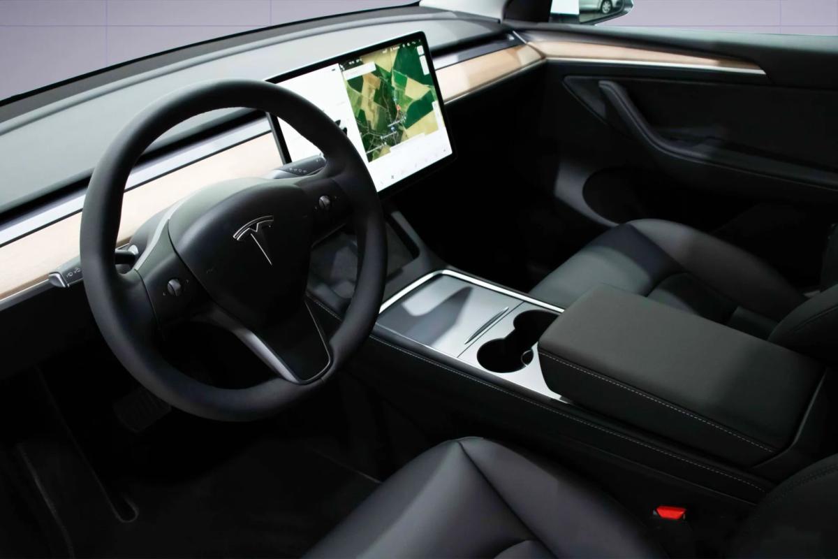 tesla-model-y-2023-eletrico-0cc