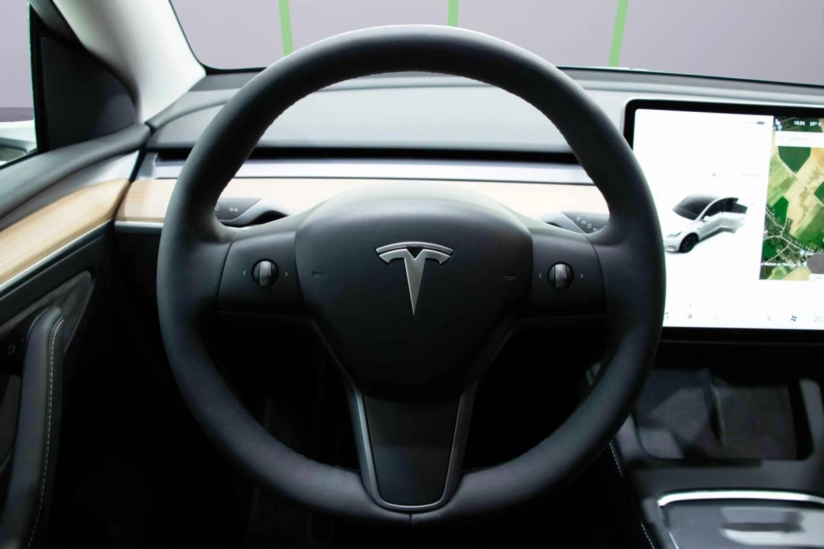 tesla-model-y-2023-eletrico-0cc