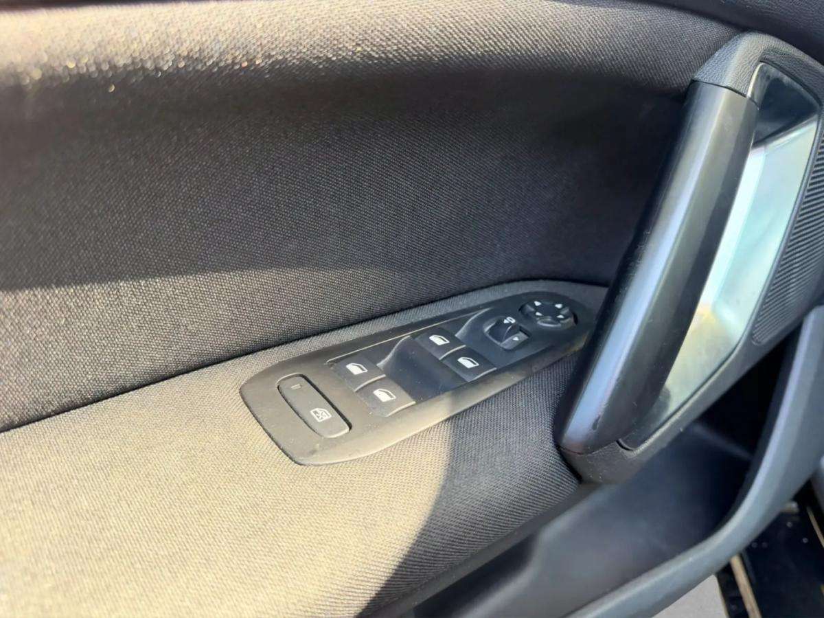 peugeot-308-sw-2016-gasolina-1199cc