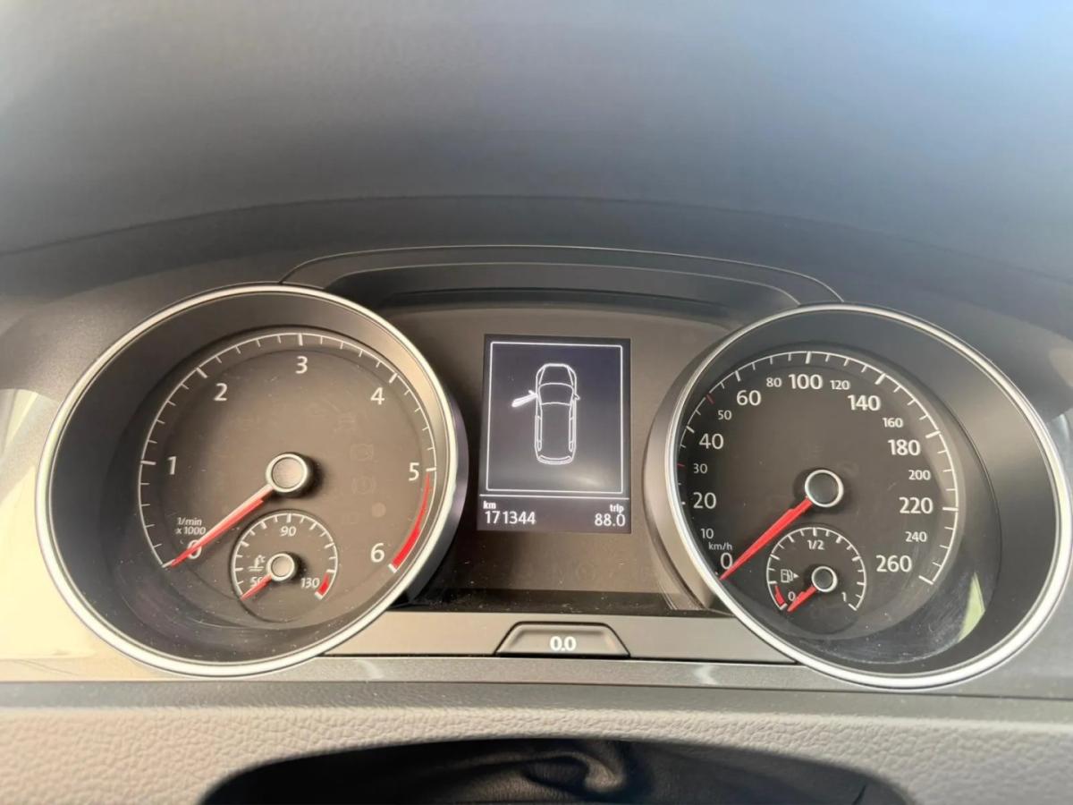 volkswagen-golf-variant-2019-diesel-1598cc