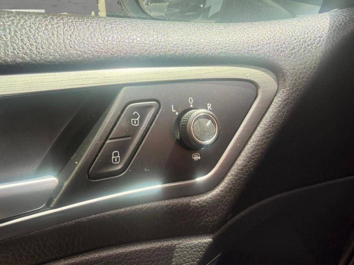 volkswagen-golf-variant-2019-diesel-1598cc