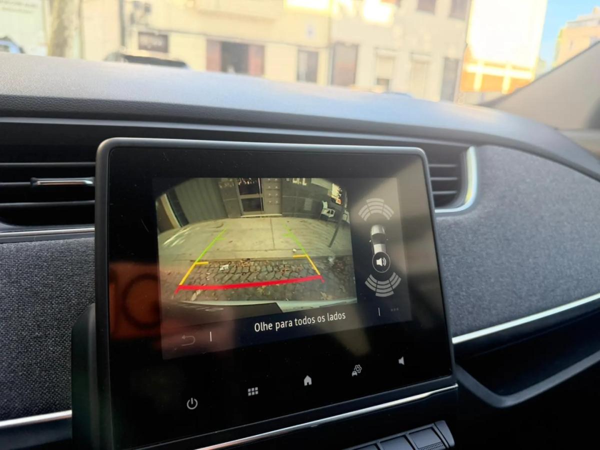 renault-zoe-2021-eletrico-0cc