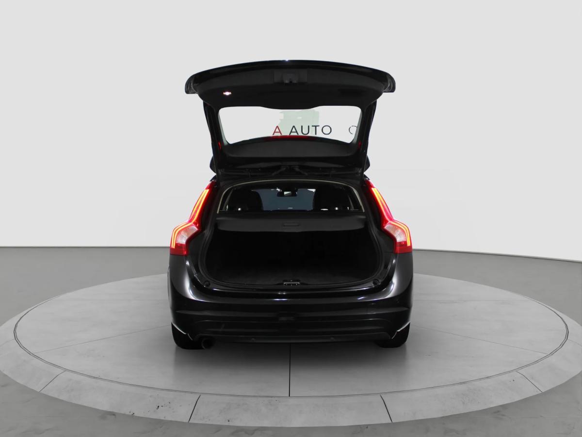 volvo-v60-2014-diesel-1560cc