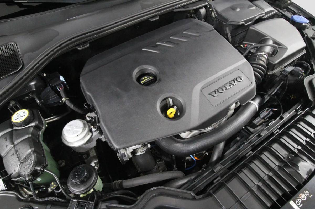 volvo-v60-2014-diesel-1560cc