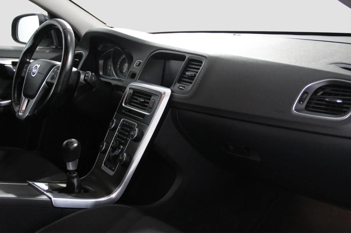 volvo-v60-2014-diesel-1560cc