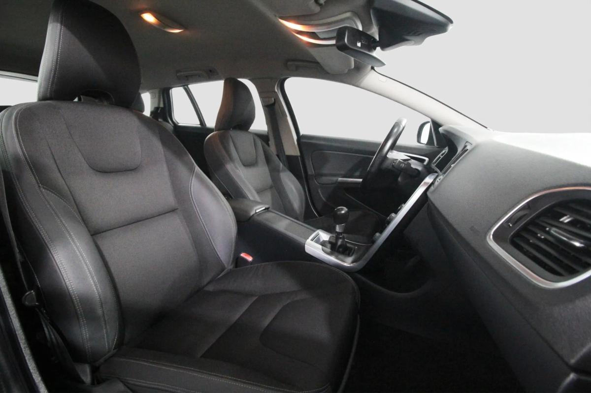 volvo-v60-2014-diesel-1560cc