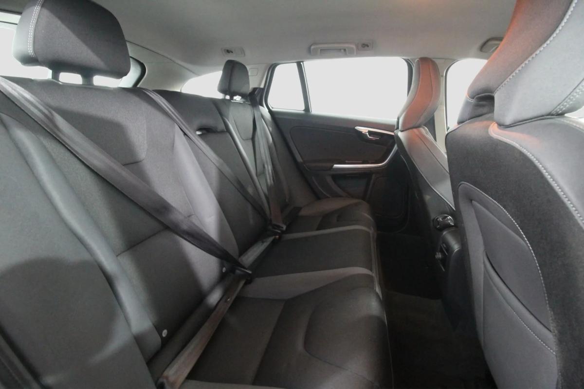 volvo-v60-2014-diesel-1560cc