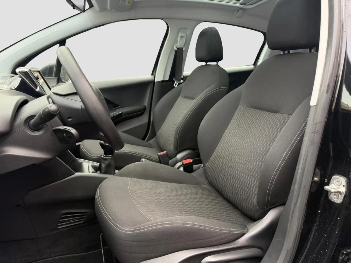 peugeot-208-2017-gasolina-1199cc