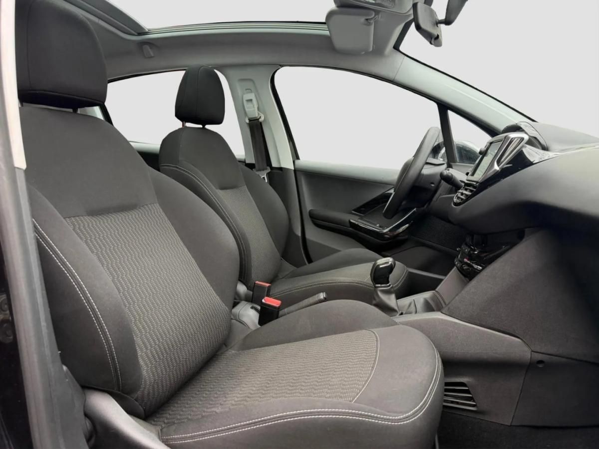 peugeot-208-2017-gasolina-1199cc