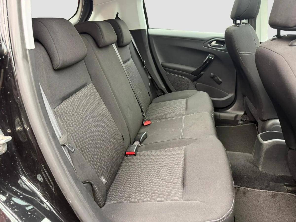 peugeot-208-2017-gasolina-1199cc