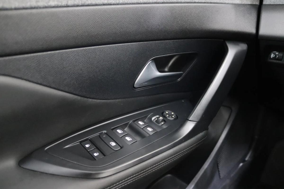 peugeot-308-sw-2024-gasolina-1199cc
