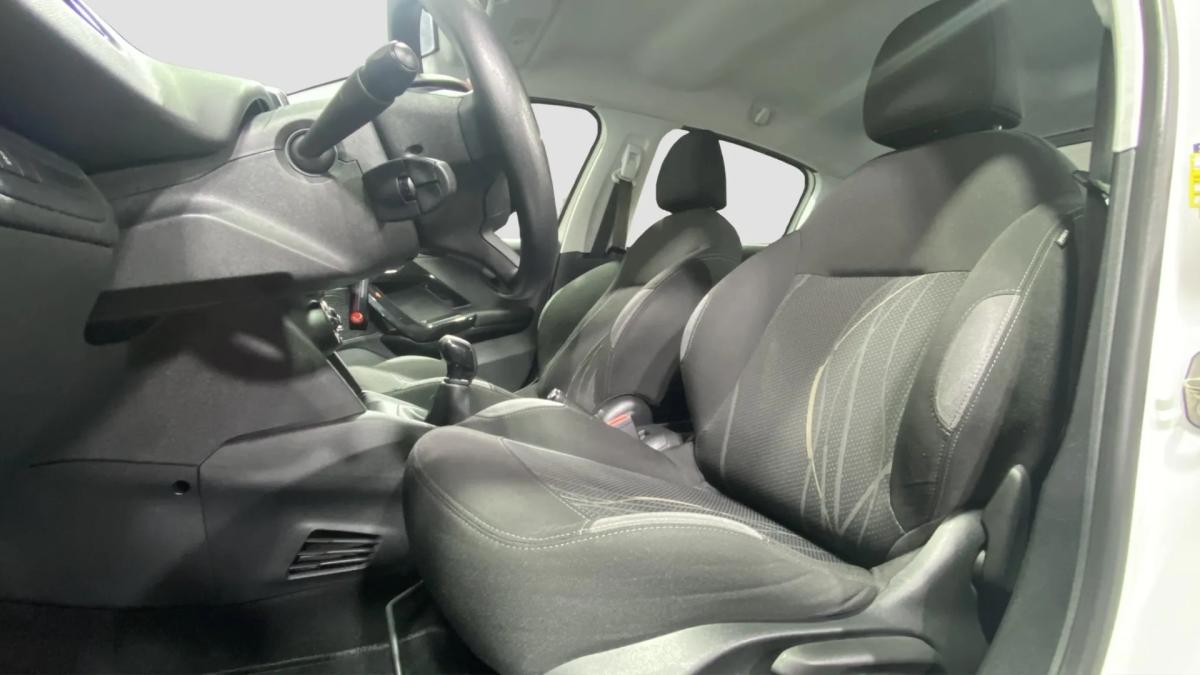 peugeot-208-2016-gasolina-1199cc