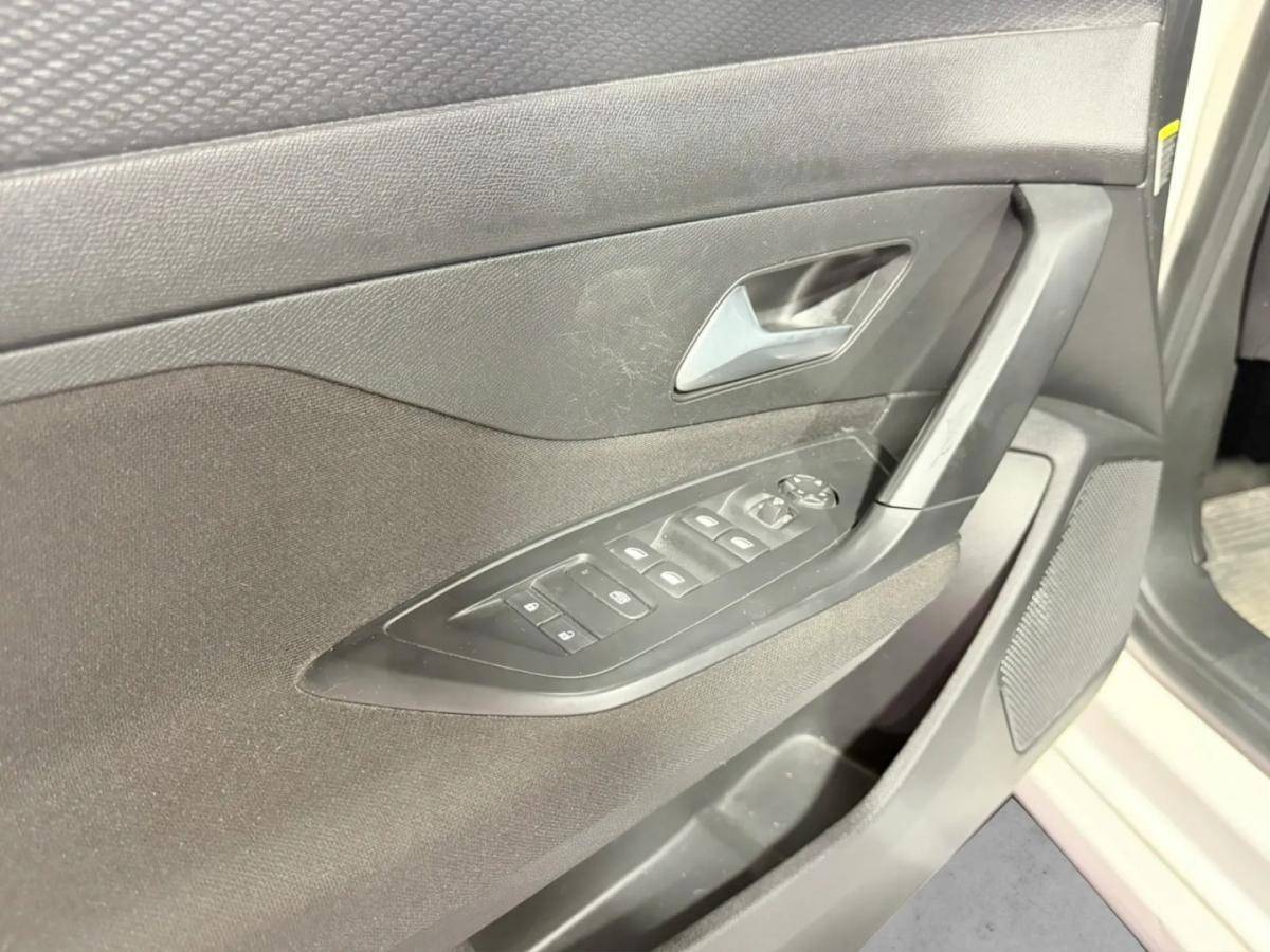 peugeot-308-2022-gasolina-1199cc