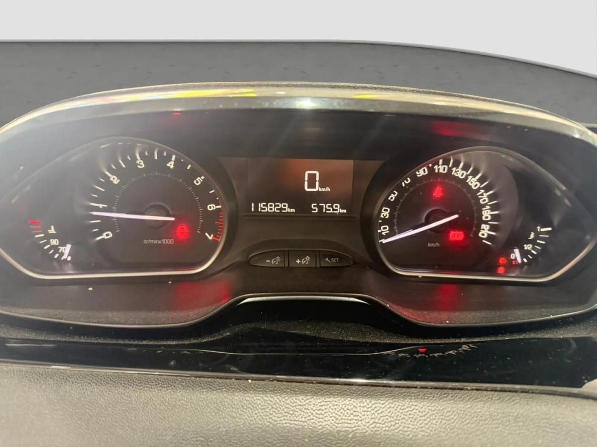peugeot-208-2017-gasolina-1199cc