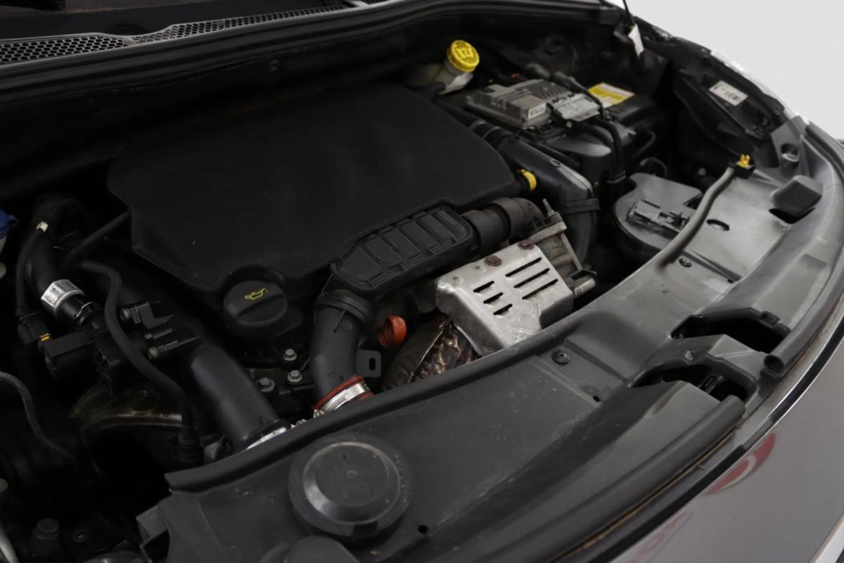 peugeot-2008-2018-gasolina-1199cc