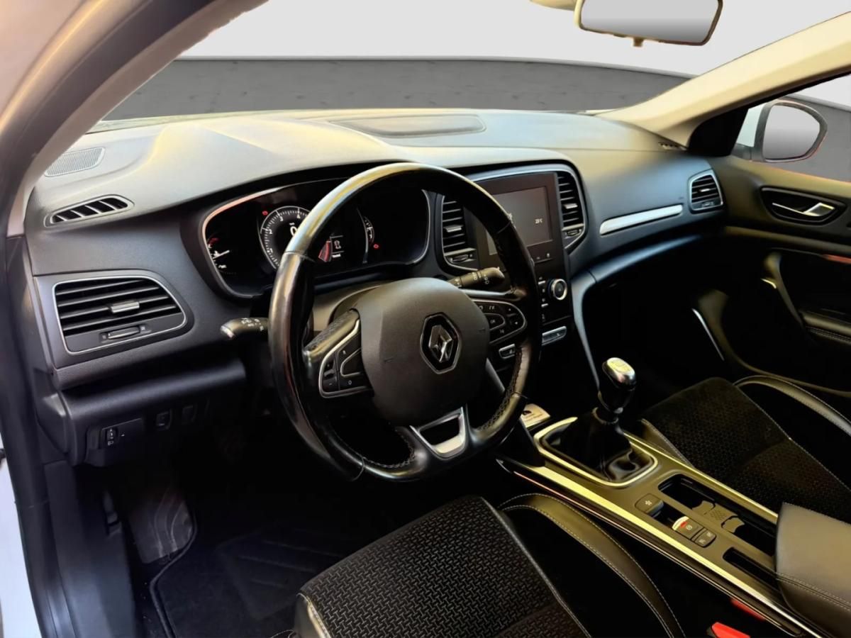 renault-megane-sport-tourer-2017-gasolina-1197cc