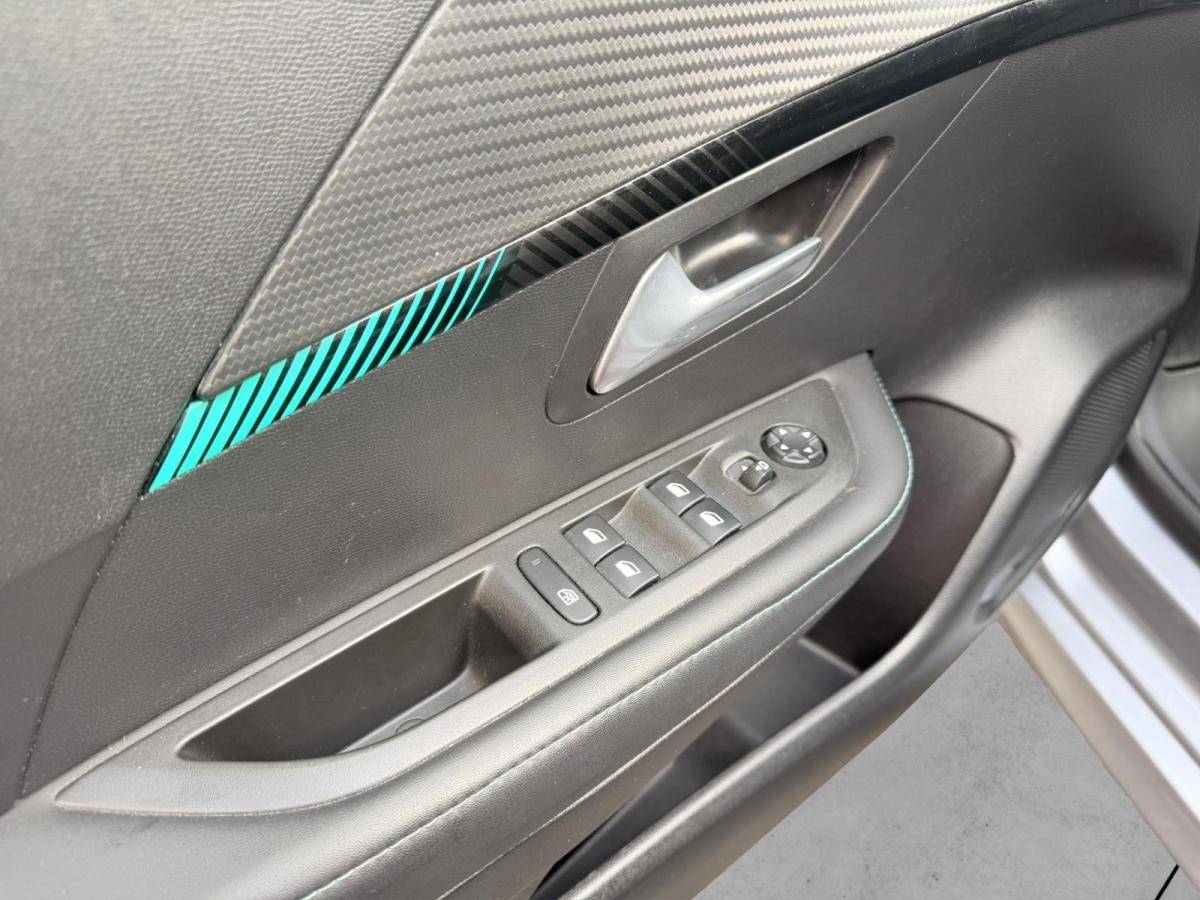 peugeot-208-2021-gasolina-1199cc