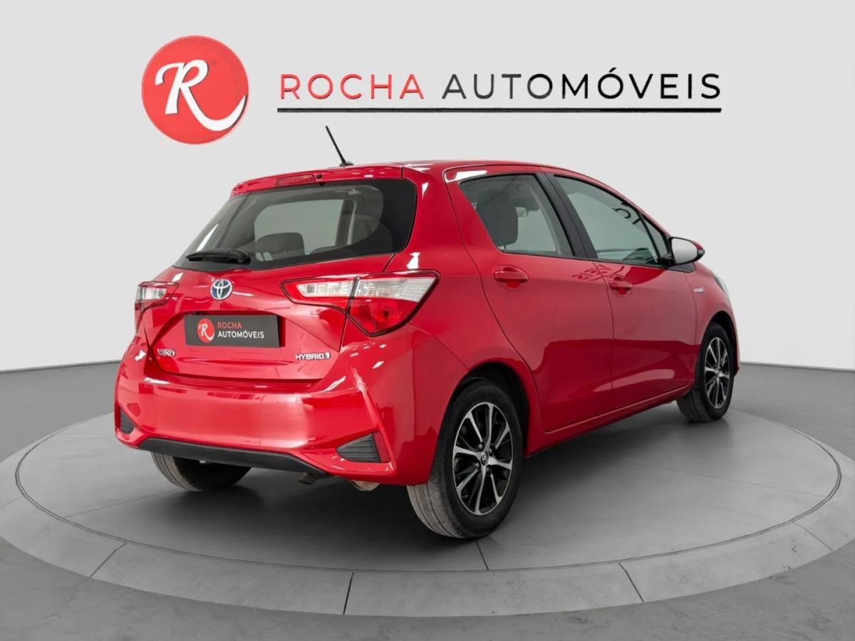 toyota-yaris-2018-hibrido-1497cc