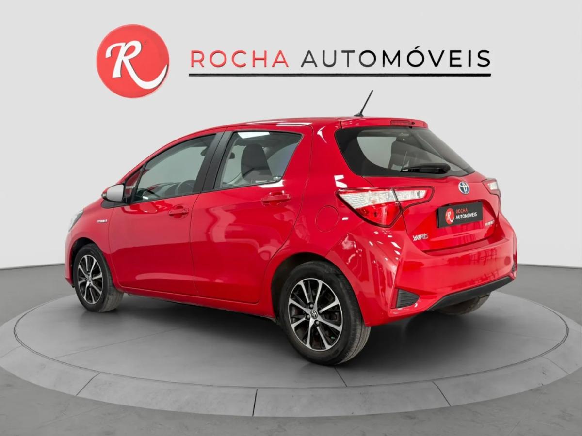 toyota-yaris-2018-hibrido-1497cc
