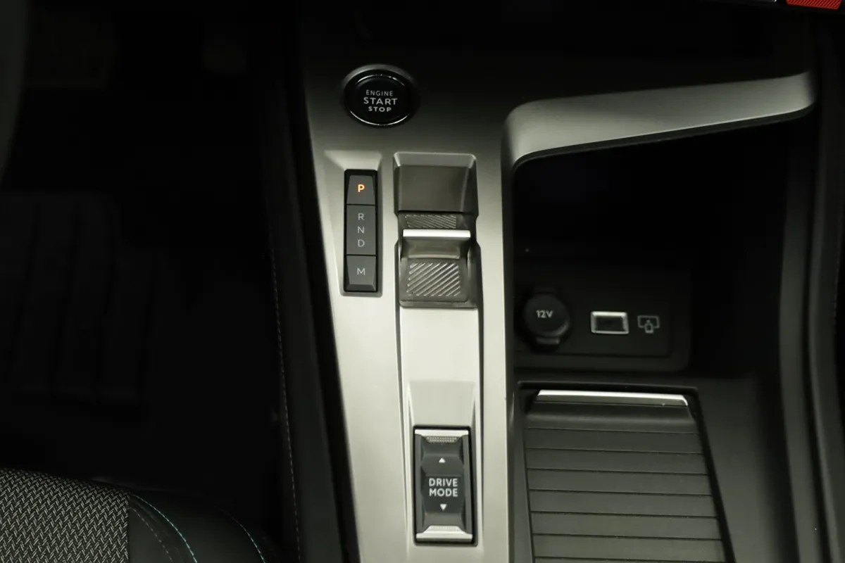 peugeot-308-2024-gasolina-1199cc