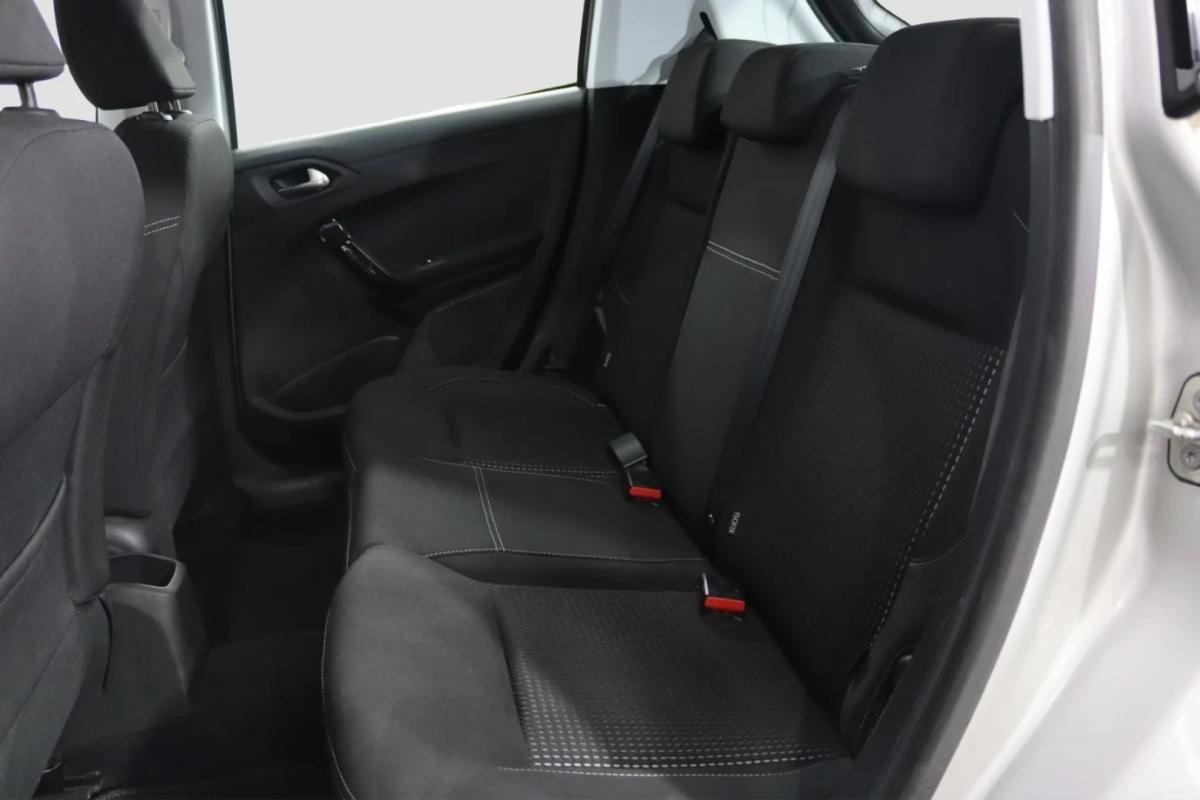 peugeot-208-2017-gasolina-1199cc