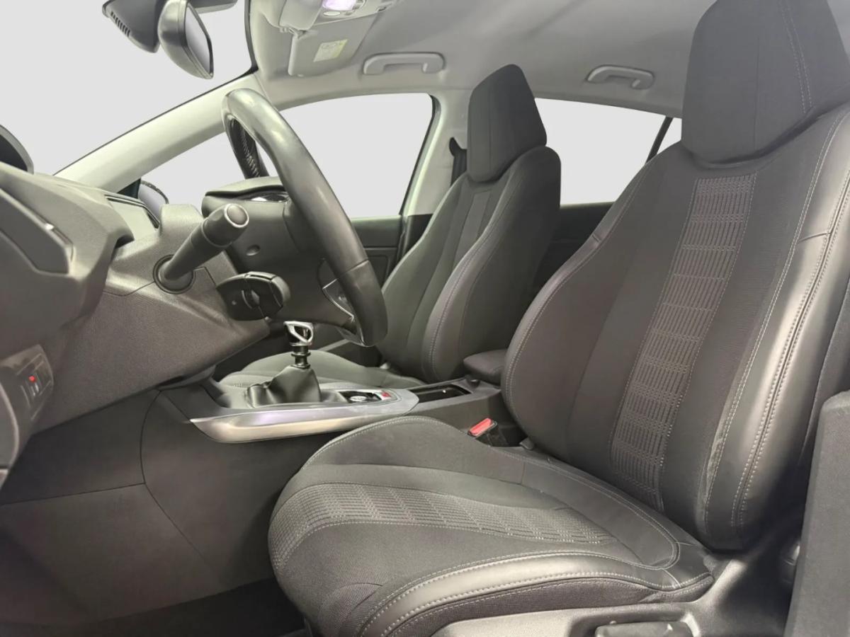 peugeot-308-2017-gasolina-1199cc