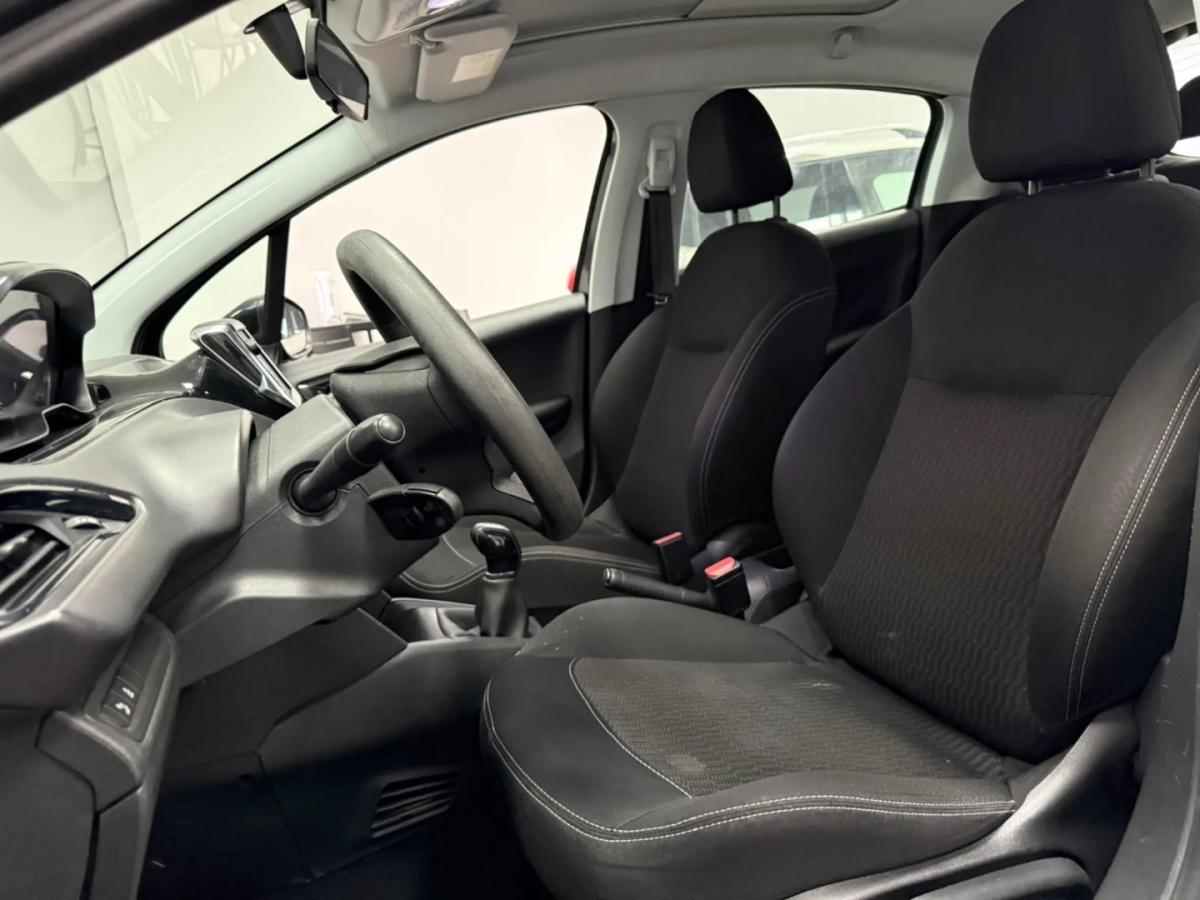 peugeot-208-2017-gasolina-1199cc