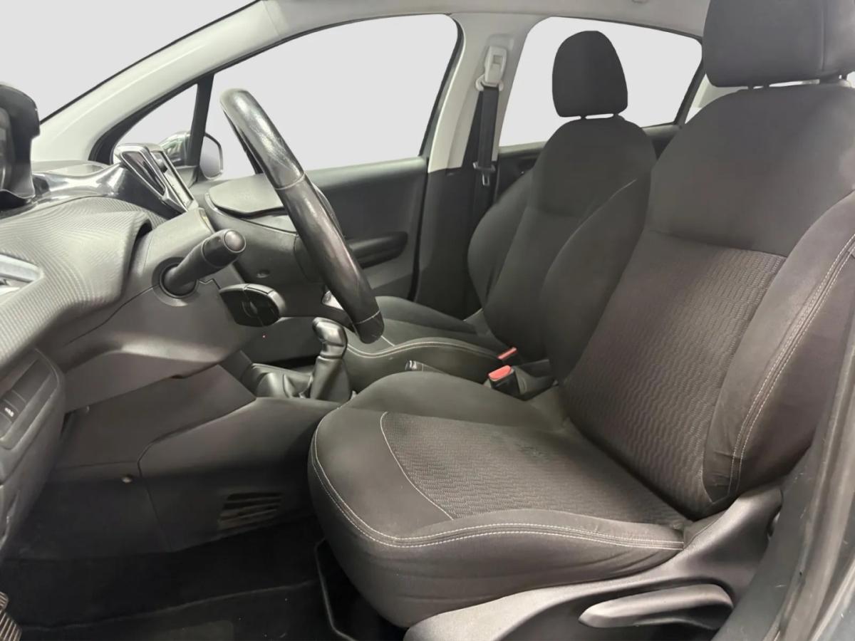 peugeot-208-2017-gasolina-1199cc