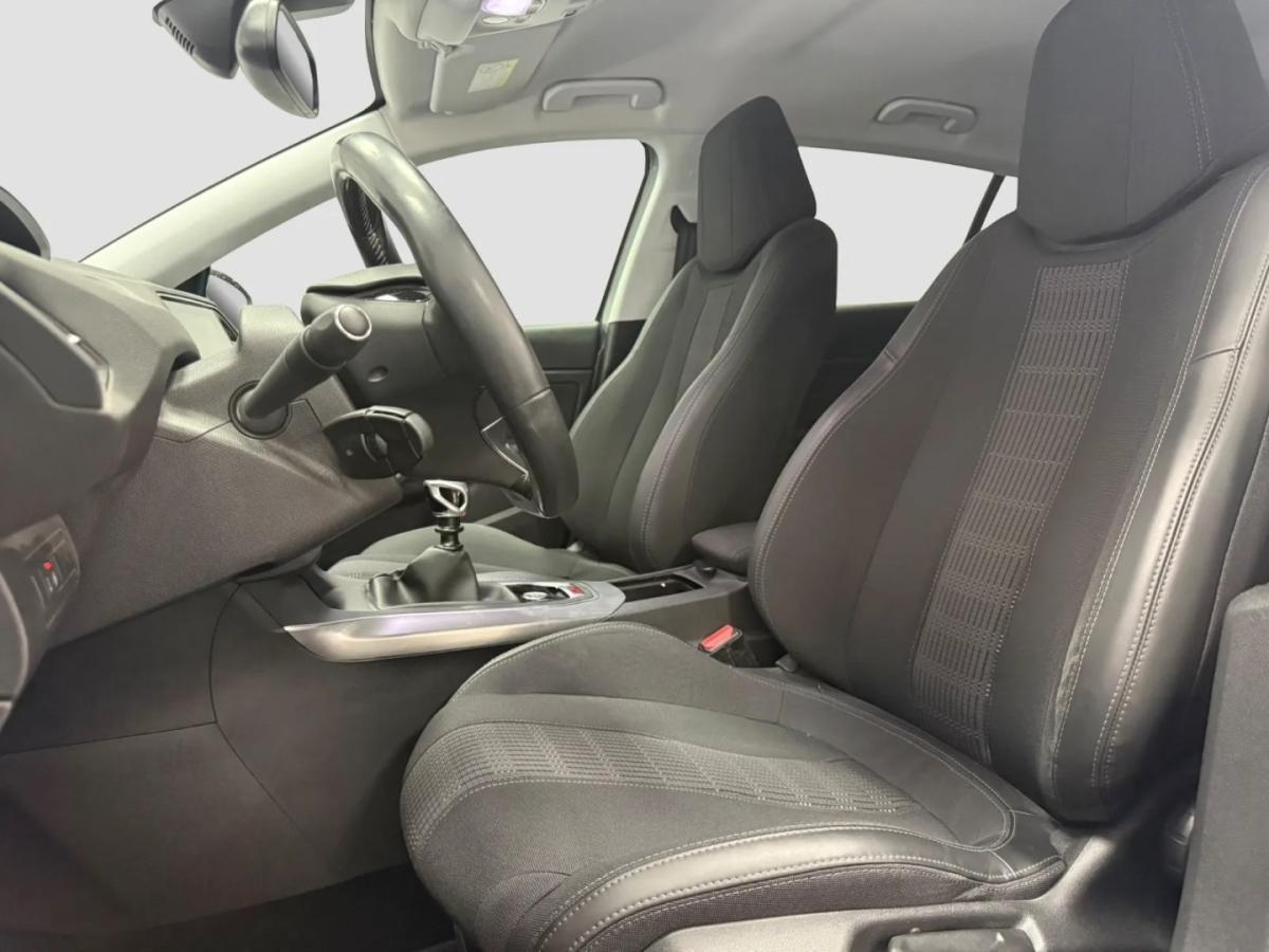 peugeot-308-2017-gasolina-1199cc