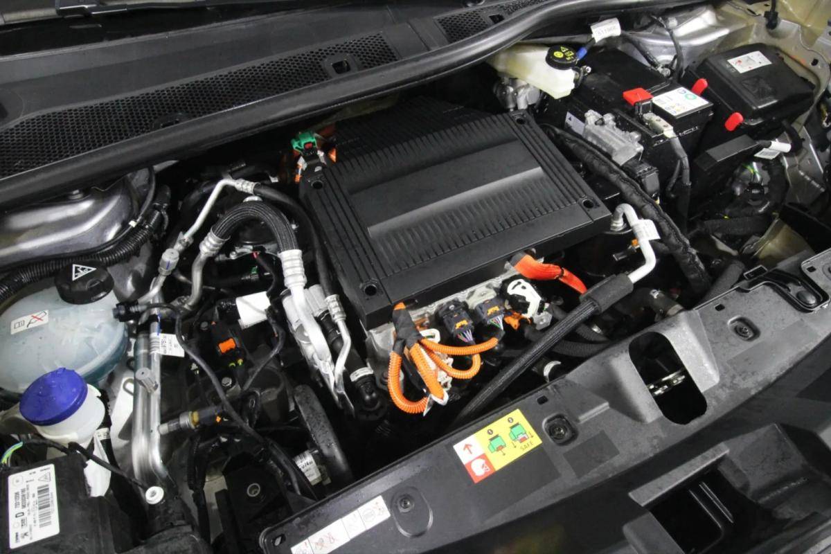 peugeot-e-2008-2023-eletrico-0cc