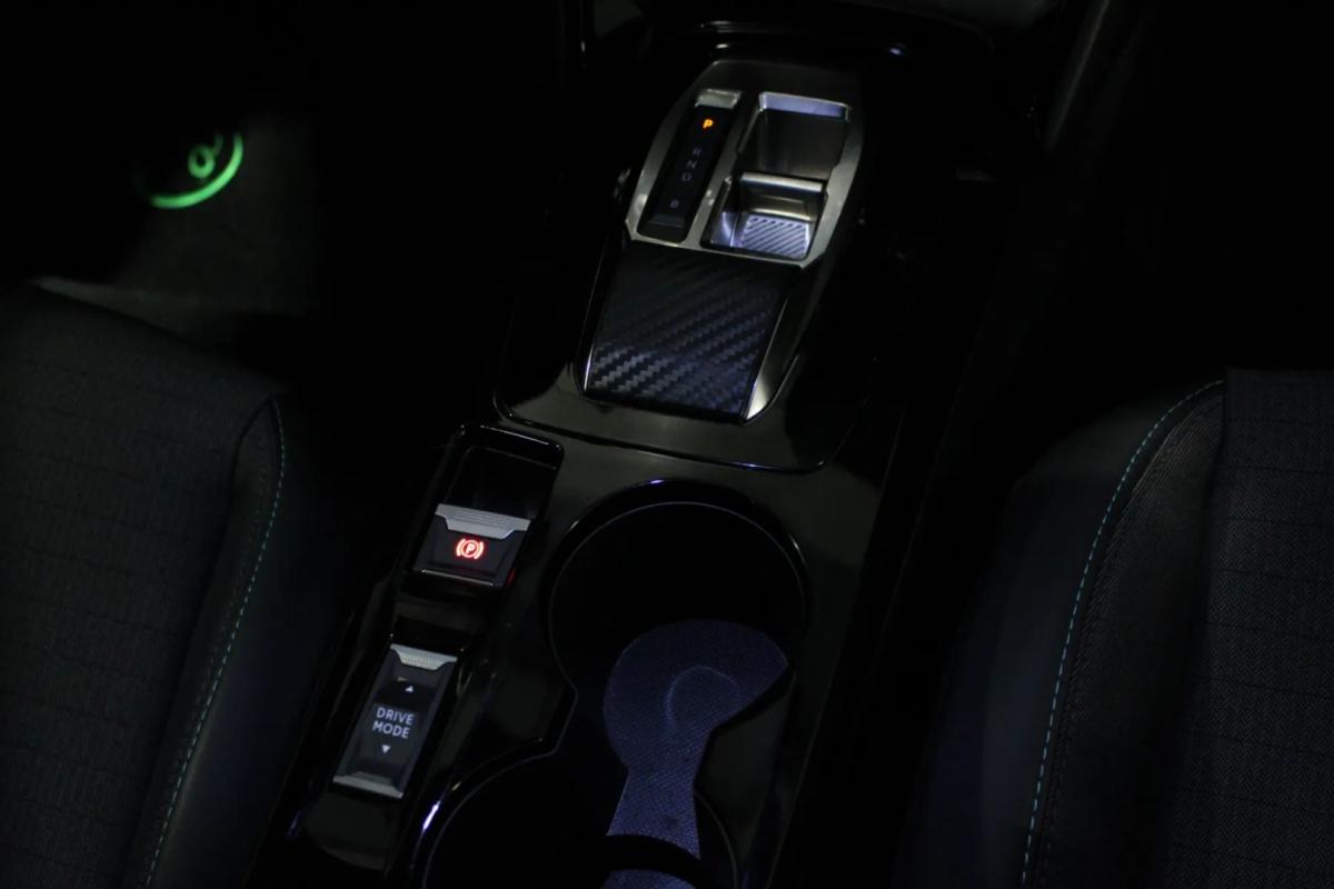 peugeot-e-2008-2023-eletrico-0cc