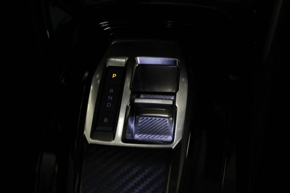 peugeot-e-2008-2023-eletrico-0cc