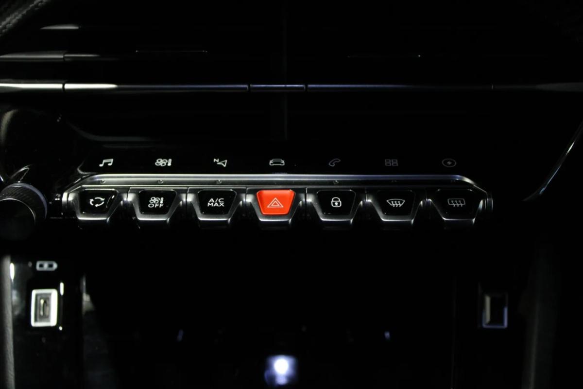 peugeot-e-2008-2023-eletrico-0cc