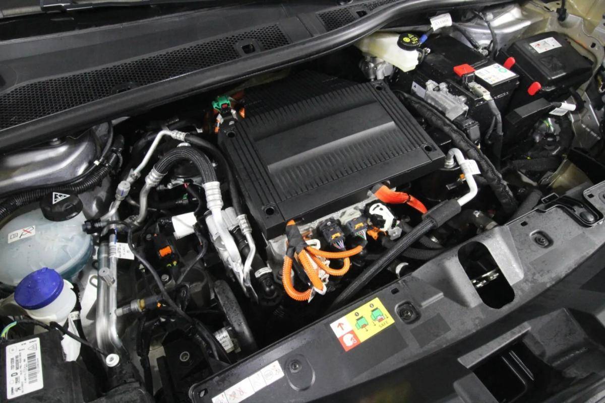 peugeot-2008-2023-eletrico-0cc