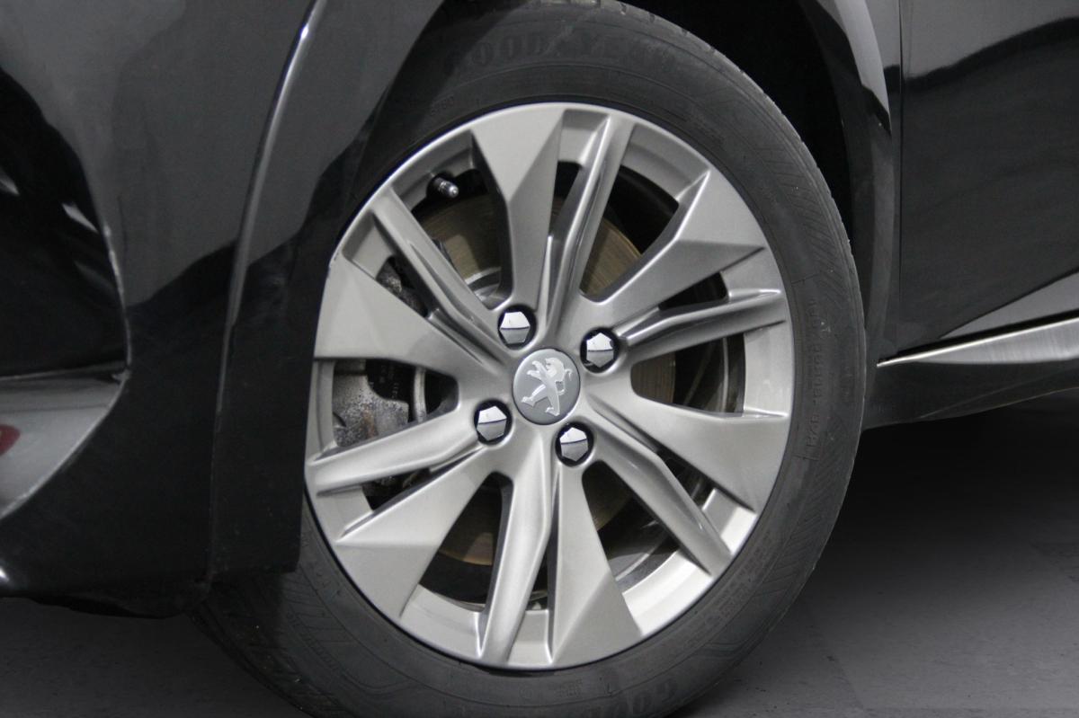 peugeot-208-2022-eletrico-500cc