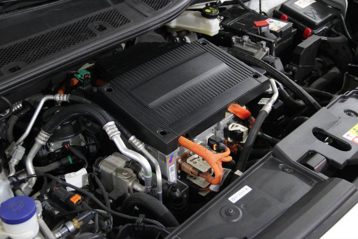 peugeot-e-208-2023-eletrico-0cc