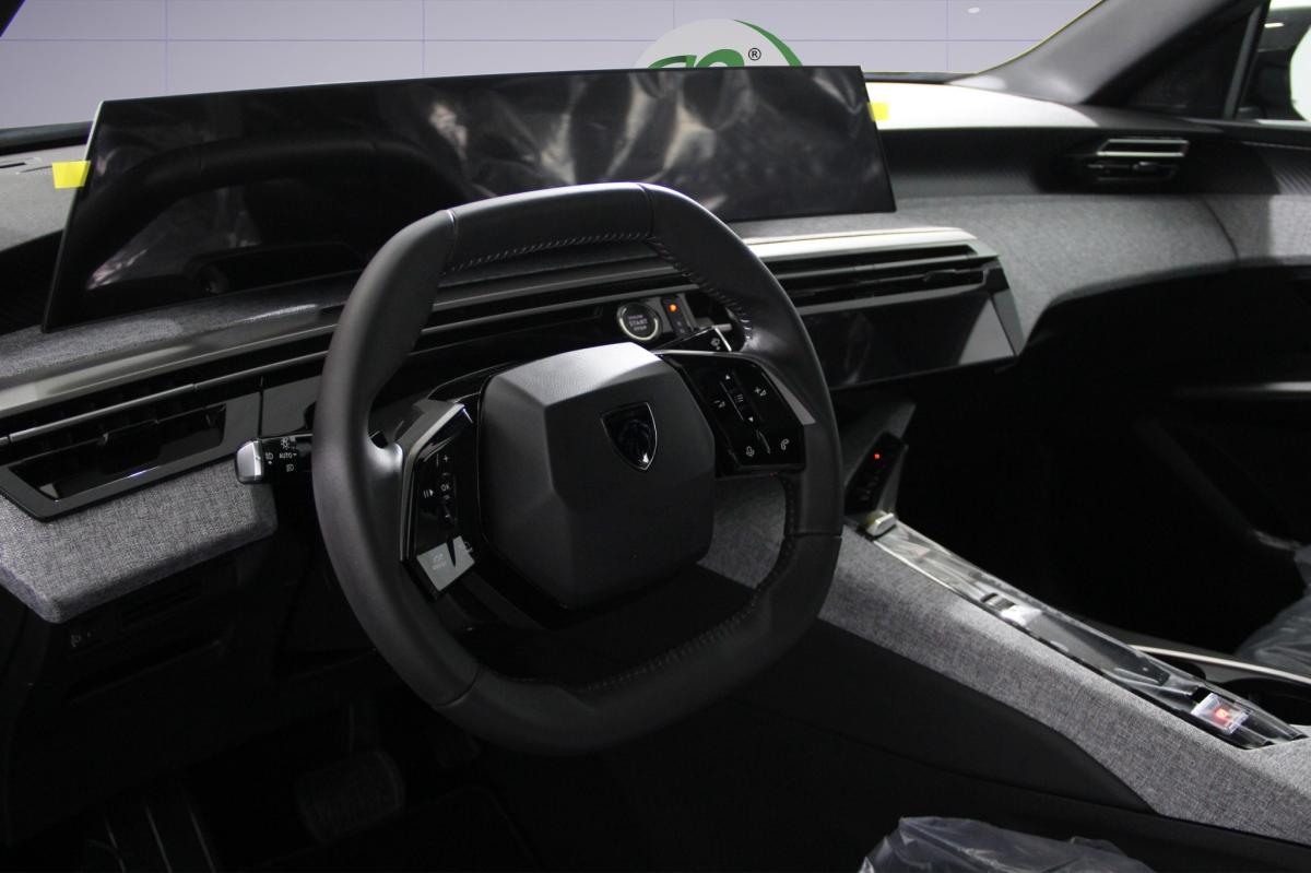 peugeot-e-3008-2025-eletrico-0cc