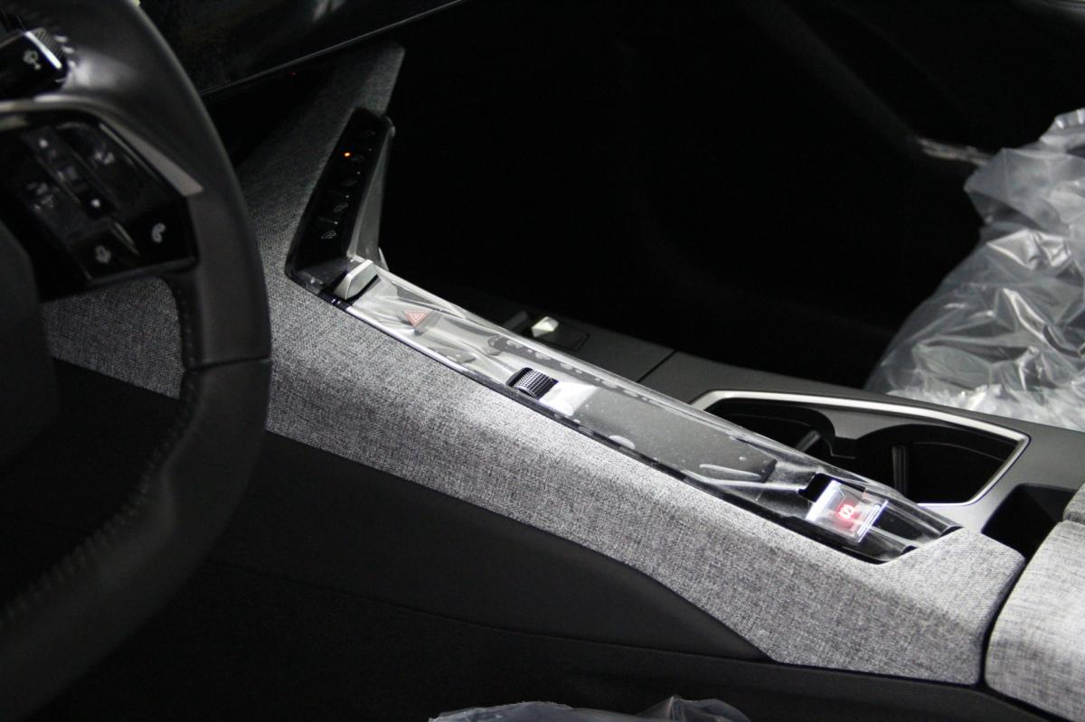 peugeot-e-3008-2025-eletrico-0cc