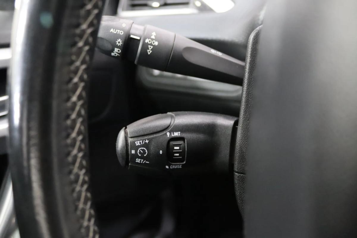 peugeot-2008-2017-gasolina-1199cc