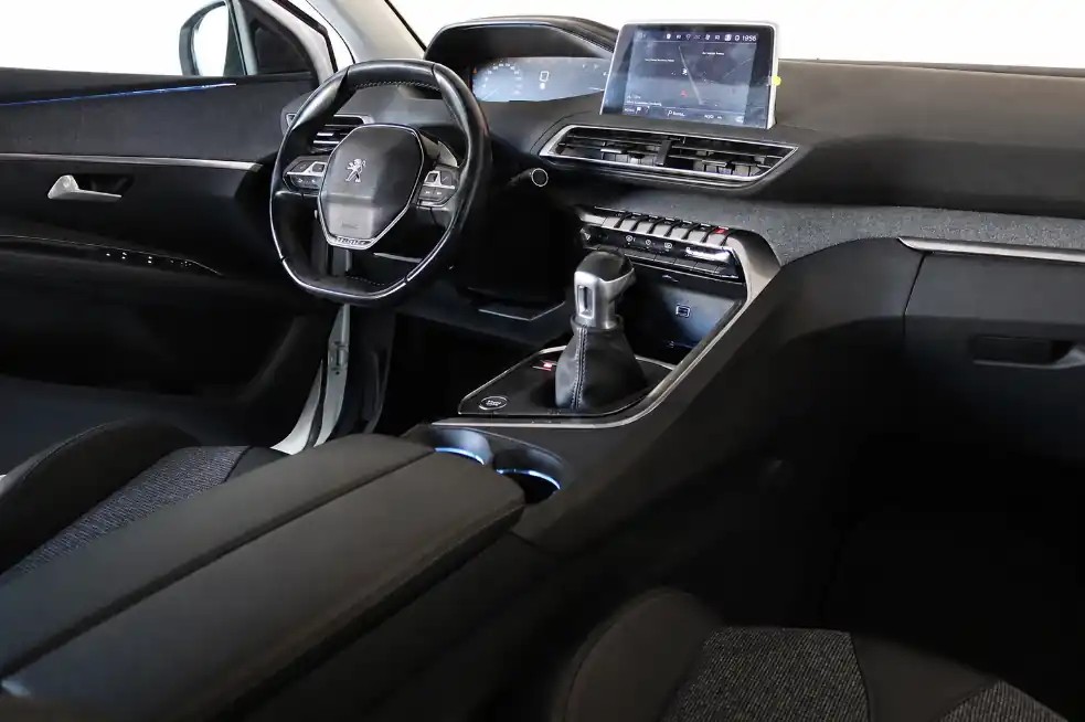 peugeot-5008-2018-gasolina-1199cc
