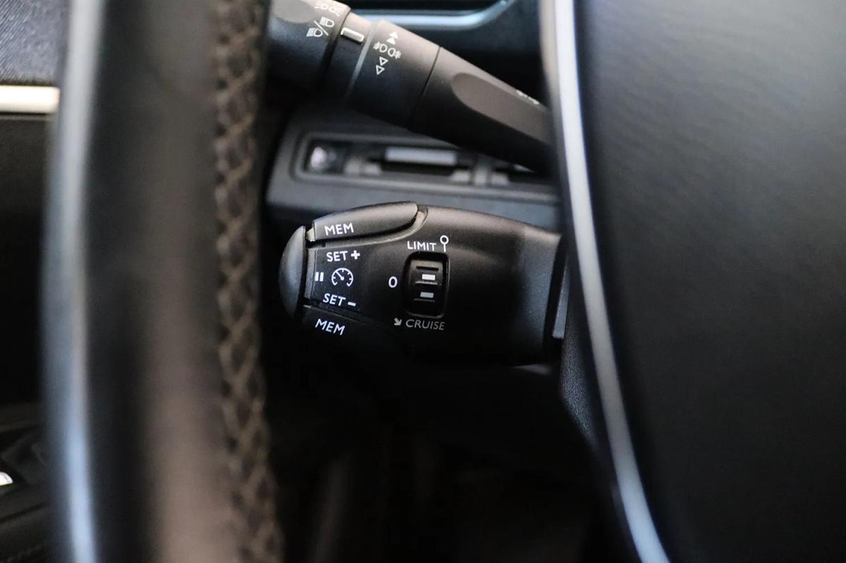 peugeot-5008-2018-gasolina-1199cc